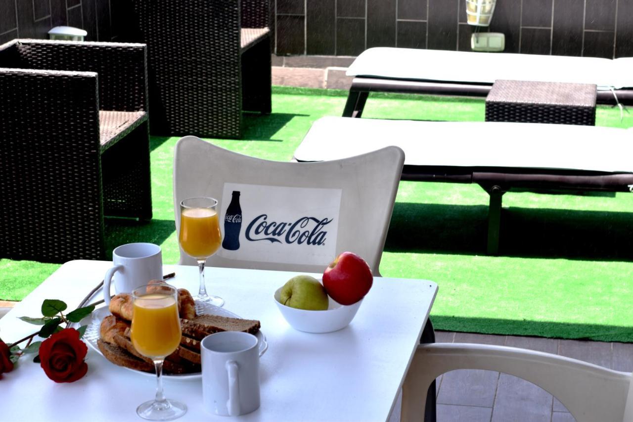Atico Centrico Plaza Moravia ,san Julian. Appartement Sevilla